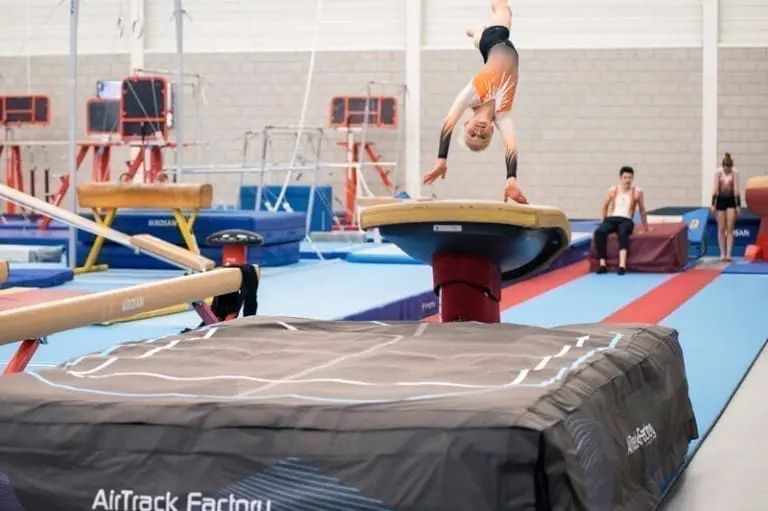 AirBag S behind vaulting box sportqube