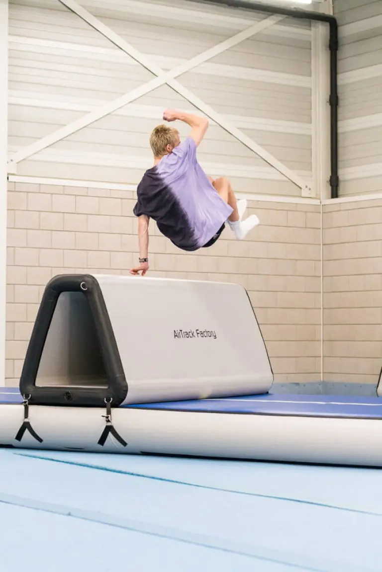Vaulting on Parkour AirObstacle