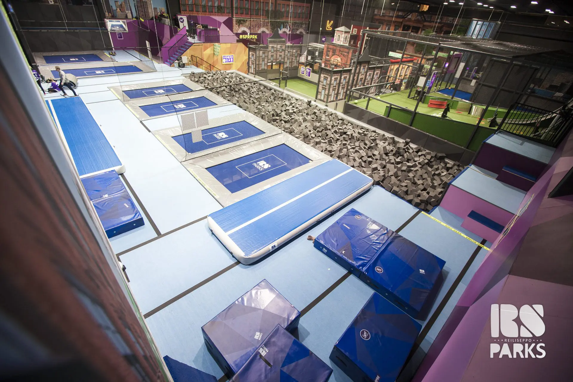 RS parks Trampoline park airtrack